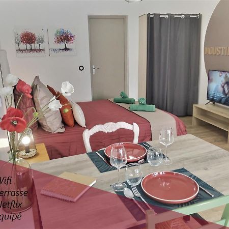 Appartement Studio tout confort, terrasse, calme Moustiers #7 Extérieur photo